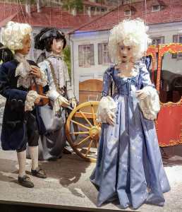 Marionettes for a Mozart Opera